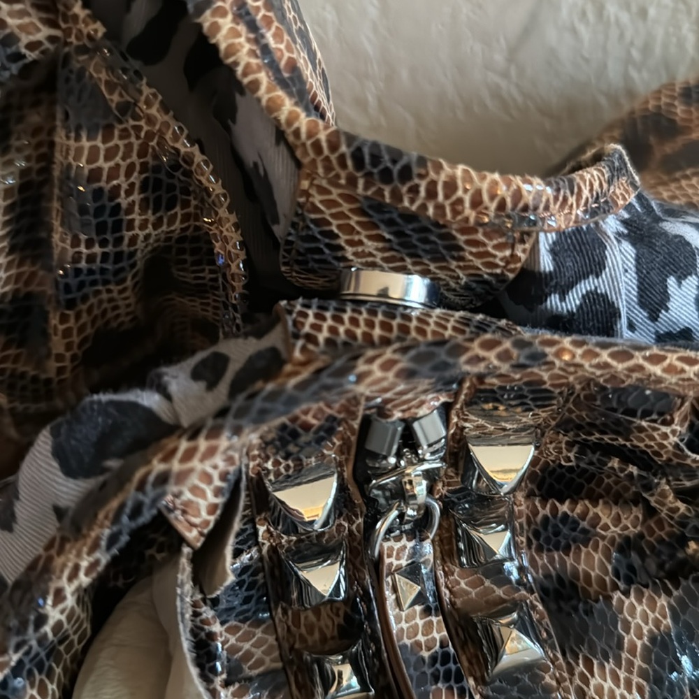 Classic Betsey Johnson Tobo Ruffle Leopard bag - Picture 8 of 10